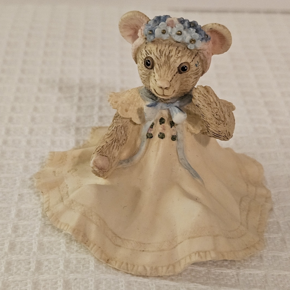 JAN HAGARA VINTAGE PORCELAIN FIGURINE BONNIE'S BEAR C11374